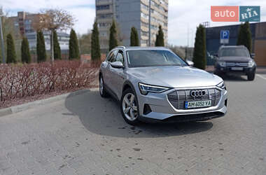 Внедорожник / Кроссовер Audi e-tron 2019 в 