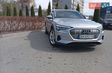 Внедорожник / Кроссовер Audi e-tron 2019 в 