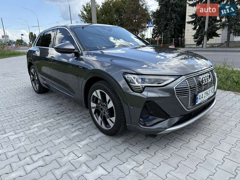 Внедорожник / Кроссовер Audi e-tron 2021 в Киеве