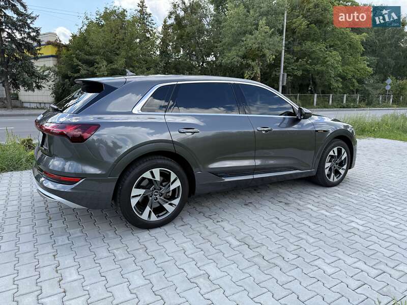 Внедорожник / Кроссовер Audi e-tron 2021 в Киеве