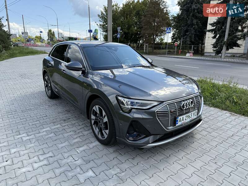 Внедорожник / Кроссовер Audi e-tron 2021 в Киеве