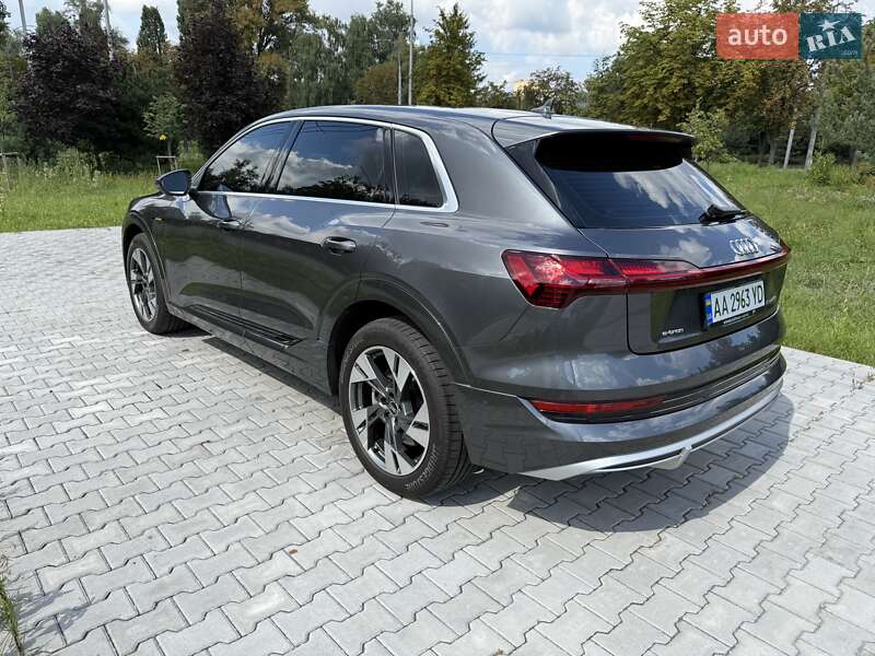 Внедорожник / Кроссовер Audi e-tron 2021 в Киеве
