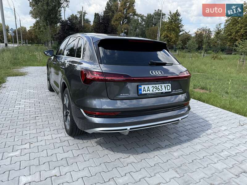 Внедорожник / Кроссовер Audi e-tron 2021 в Киеве