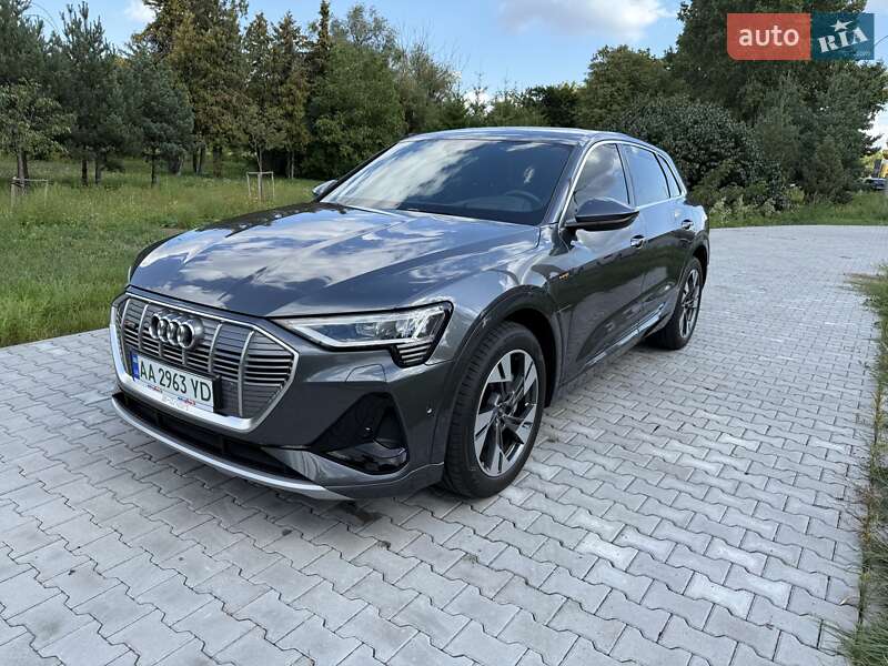 Внедорожник / Кроссовер Audi e-tron 2021 в Киеве