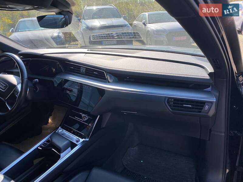 Внедорожник / Кроссовер Audi e-tron 2019 в Львове