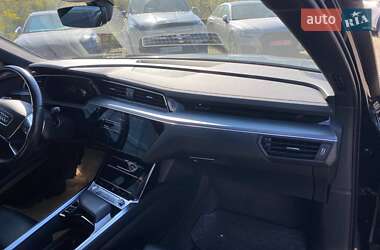 Внедорожник / Кроссовер Audi e-tron 2019 в 