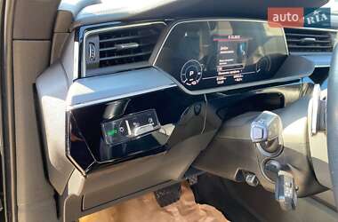 Внедорожник / Кроссовер Audi e-tron 2019 в 