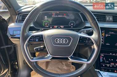 Внедорожник / Кроссовер Audi e-tron 2019 в 