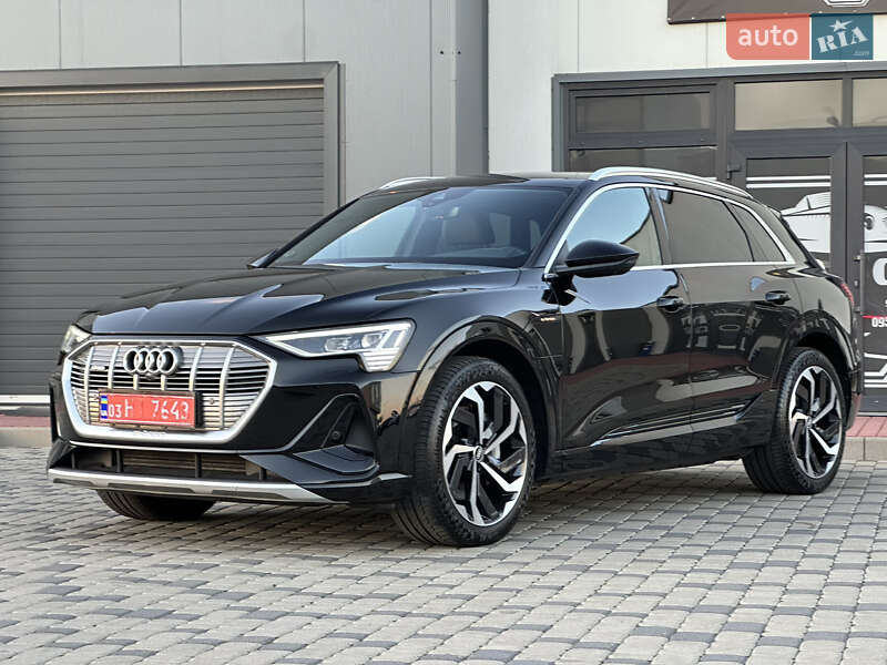 Позашляховик / Кросовер Audi e-tron 2021 в Мукачевому