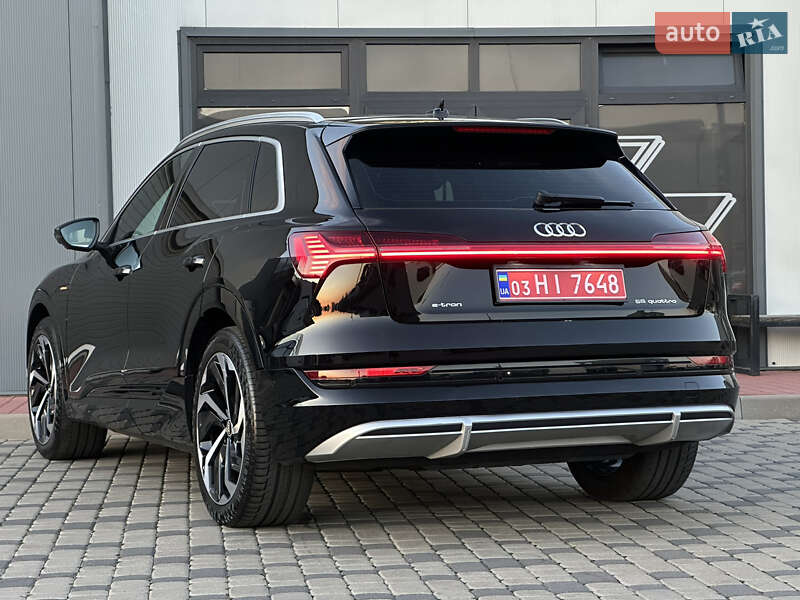 Позашляховик / Кросовер Audi e-tron 2021 в Мукачевому