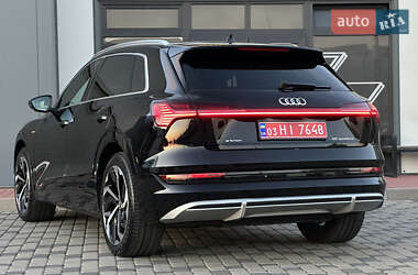 Внедорожник / Кроссовер Audi e-tron 2021 в 