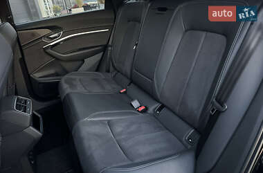 Внедорожник / Кроссовер Audi e-tron 2021 в 