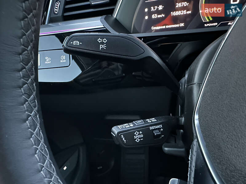 Позашляховик / Кросовер Audi e-tron 2021 в Мукачевому