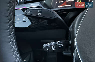 Внедорожник / Кроссовер Audi e-tron 2021 в 