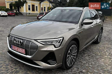 Внедорожник / Кроссовер Audi e-tron 2021 в 
