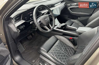 Внедорожник / Кроссовер Audi e-tron 2021 в 