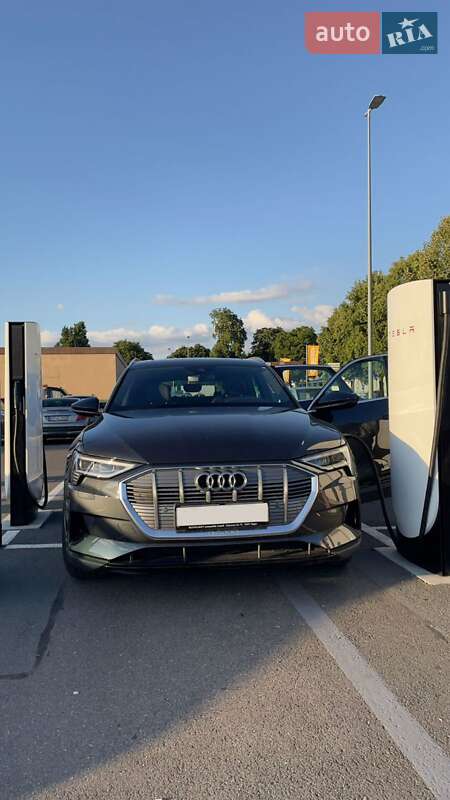 Позашляховик / Кросовер Audi e-tron 2020 в Полтаві