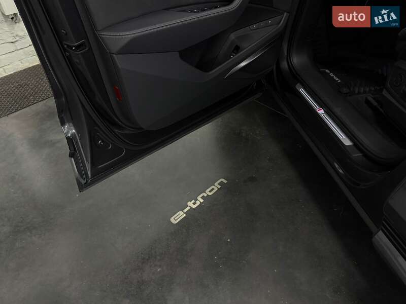 Внедорожник / Кроссовер Audi e-tron 2021 в Луцке