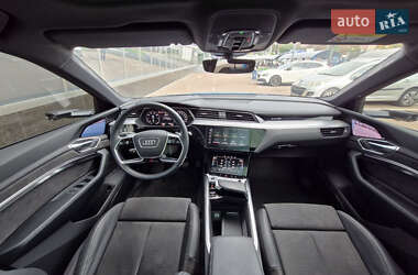 Позашляховик / Кросовер Audi e-tron 2020 в 