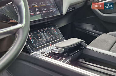 Позашляховик / Кросовер Audi e-tron 2020 в 
