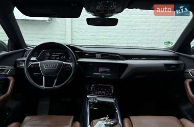 Внедорожник / Кроссовер Audi e-tron 2021 в 