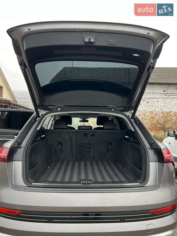 Позашляховик / Кросовер Audi e-tron 2019 в Снятині фото 26 Позашляховик / Кросовер Audi e-tron 2019 в Снятині