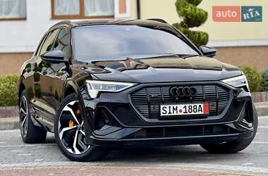 Внедорожник / Кроссовер Audi e-tron 2022 в 