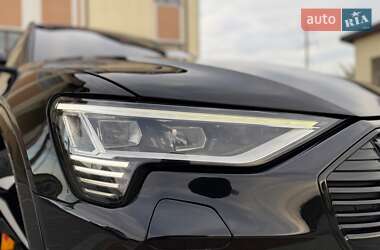 Внедорожник / Кроссовер Audi e-tron 2022 в 