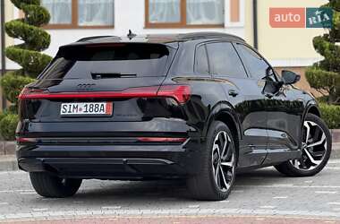 Внедорожник / Кроссовер Audi e-tron 2022 в 