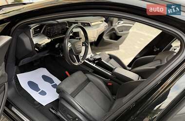 Внедорожник / Кроссовер Audi e-tron 2022 в 