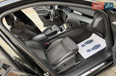 Внедорожник / Кроссовер Audi e-tron 2022 в 