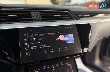 Внедорожник / Кроссовер Audi e-tron 2022 в 