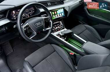 Внедорожник / Кроссовер Audi e-tron 2020 в 