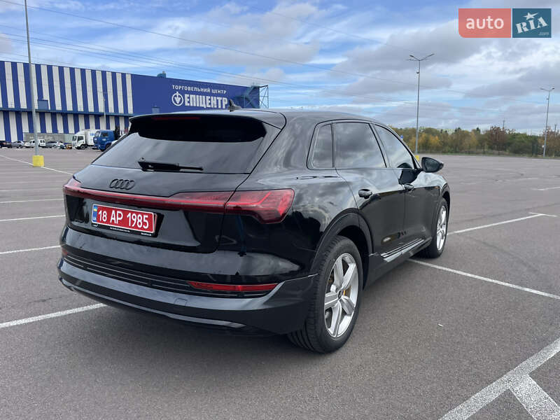 Позашляховик / Кросовер Audi e-tron 2023 в Рівному