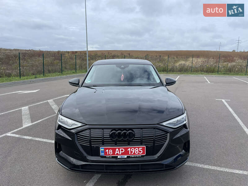 Позашляховик / Кросовер Audi e-tron 2023 в Рівному
