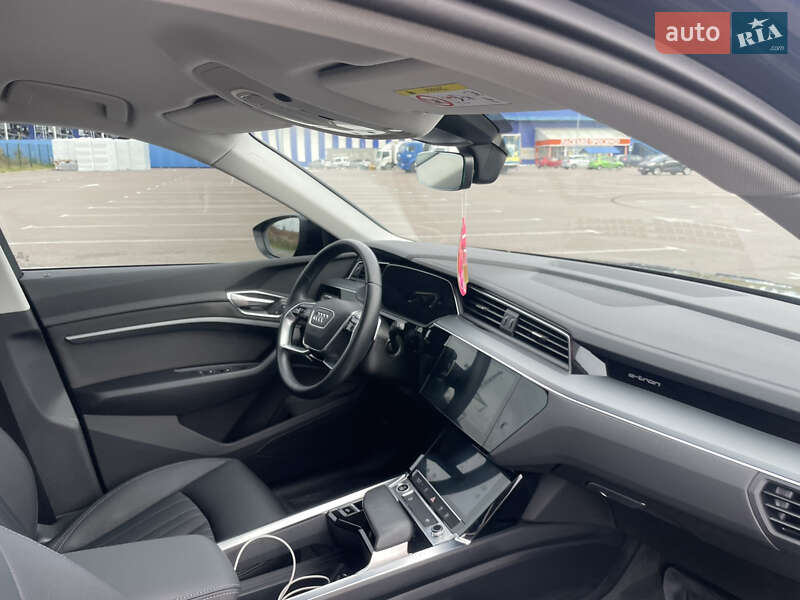 Позашляховик / Кросовер Audi e-tron 2023 в Рівному