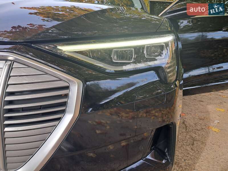 Позашляховик / Кросовер Audi e-tron 2021 в Рівному