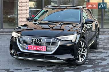 Внедорожник / Кроссовер Audi e-tron 2022 в 