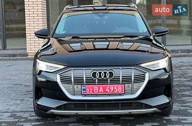 Внедорожник / Кроссовер Audi e-tron 2022 в 