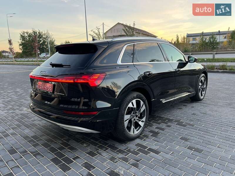 Позашляховик / Кросовер Audi e-tron 2022 в Вінниці