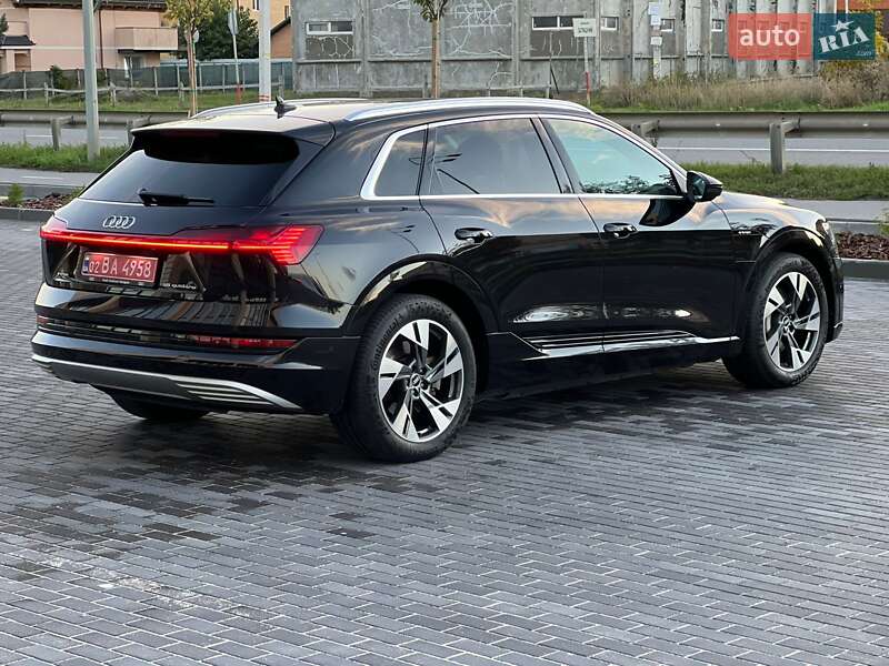 Позашляховик / Кросовер Audi e-tron 2022 в Вінниці
