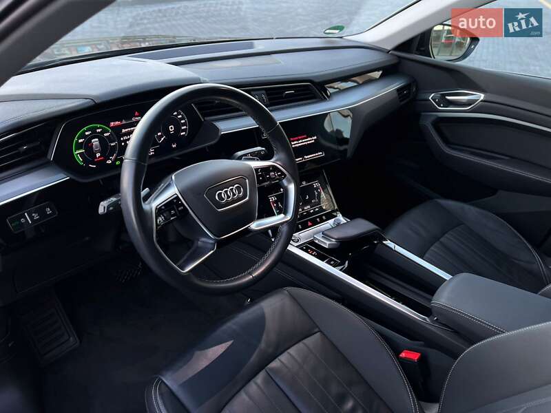 Позашляховик / Кросовер Audi e-tron 2022 в Вінниці