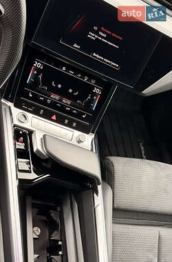Внедорожник / Кроссовер Audi e-tron 2021 в 