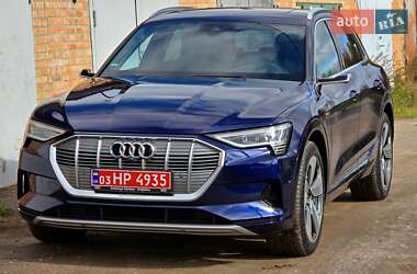 Внедорожник / Кроссовер Audi e-tron 2020 в 