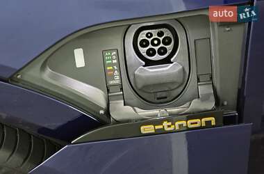 Внедорожник / Кроссовер Audi e-tron 2020 в 