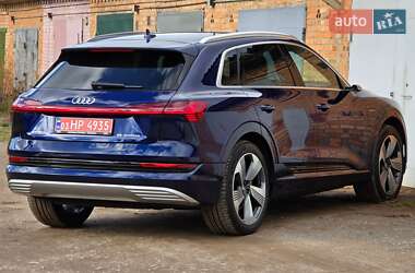 Внедорожник / Кроссовер Audi e-tron 2020 в 