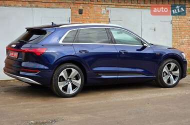 Внедорожник / Кроссовер Audi e-tron 2020 в 