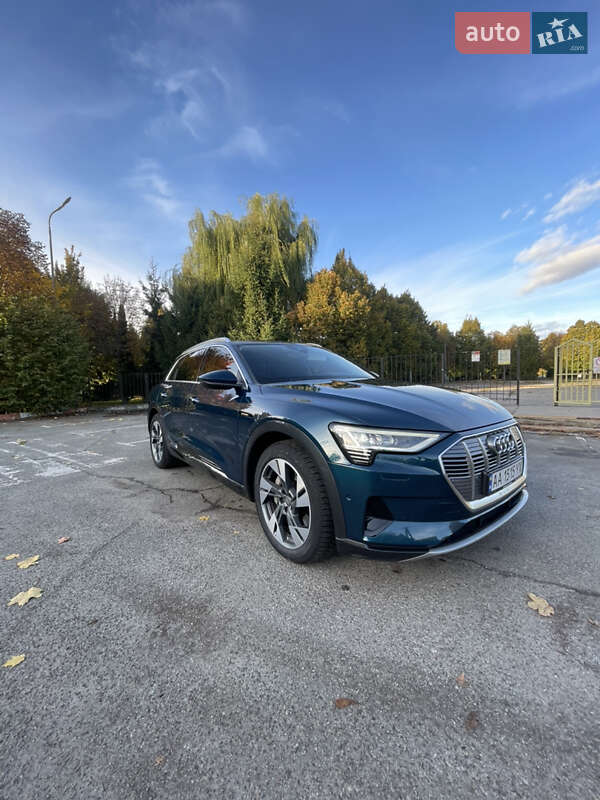 Внедорожник / Кроссовер Audi e-tron 2021 в Киеве