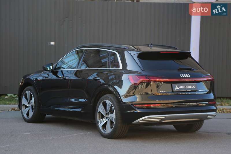 Позашляховик / Кросовер Audi e-tron 2019 в Києві