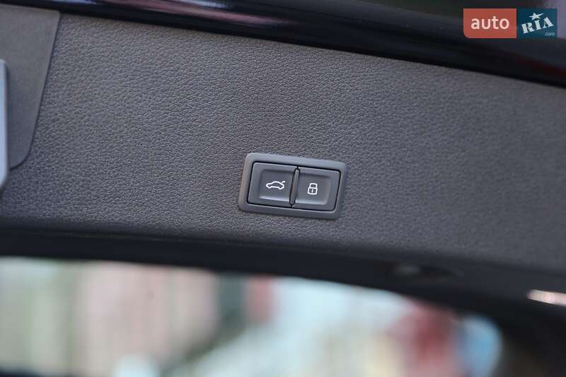 Позашляховик / Кросовер Audi e-tron 2019 в Києві